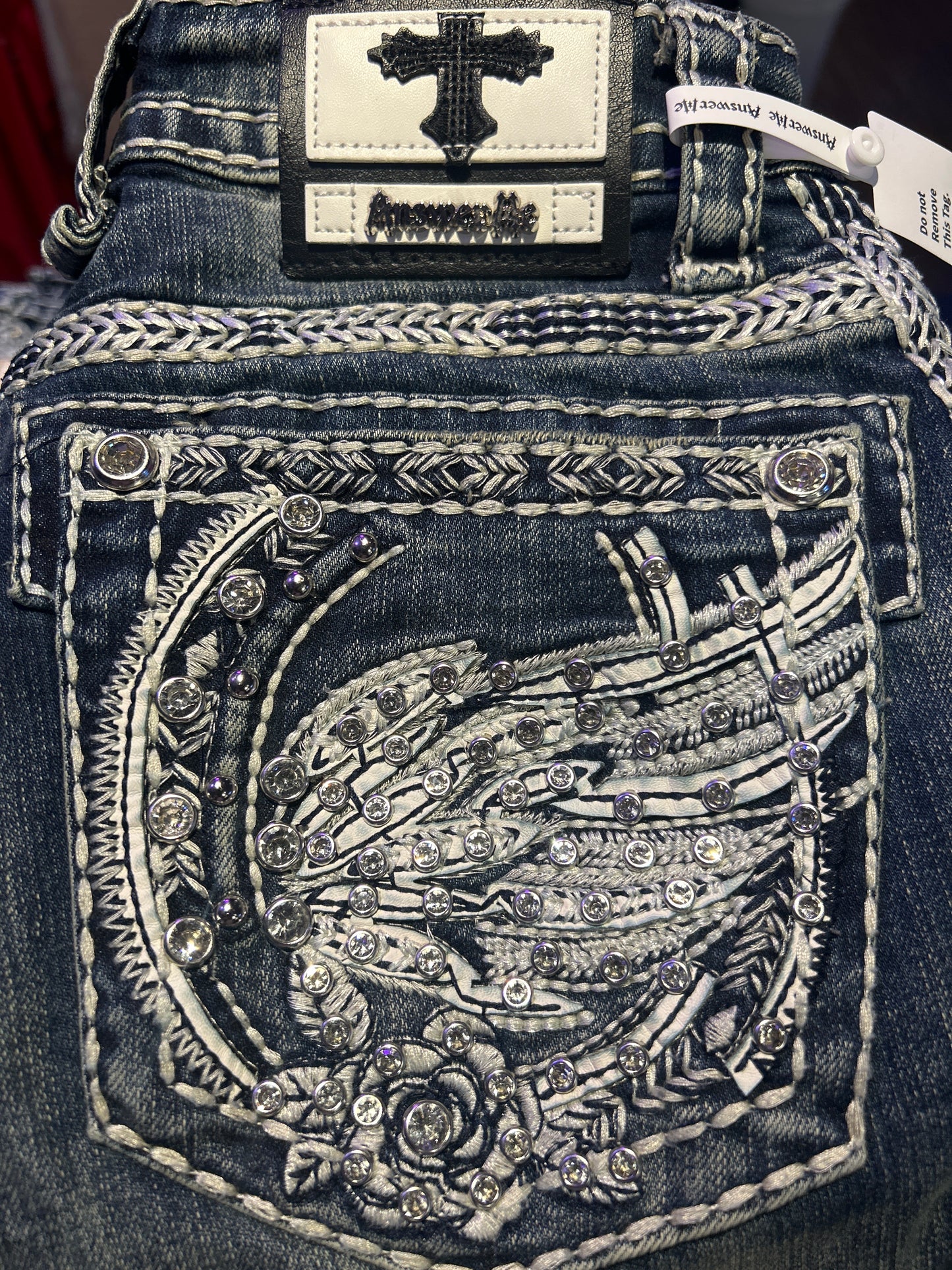 Women answer me jeans