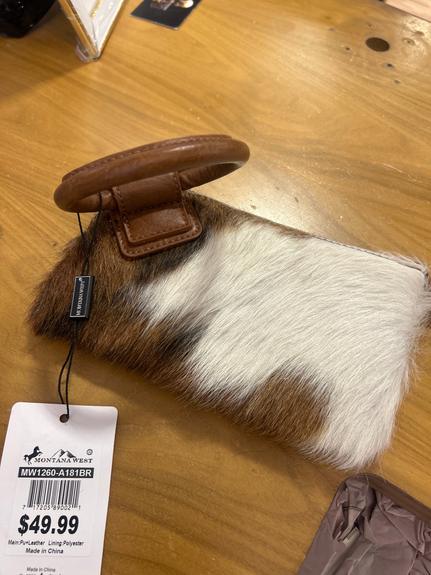 Cowhide wristlet a181br