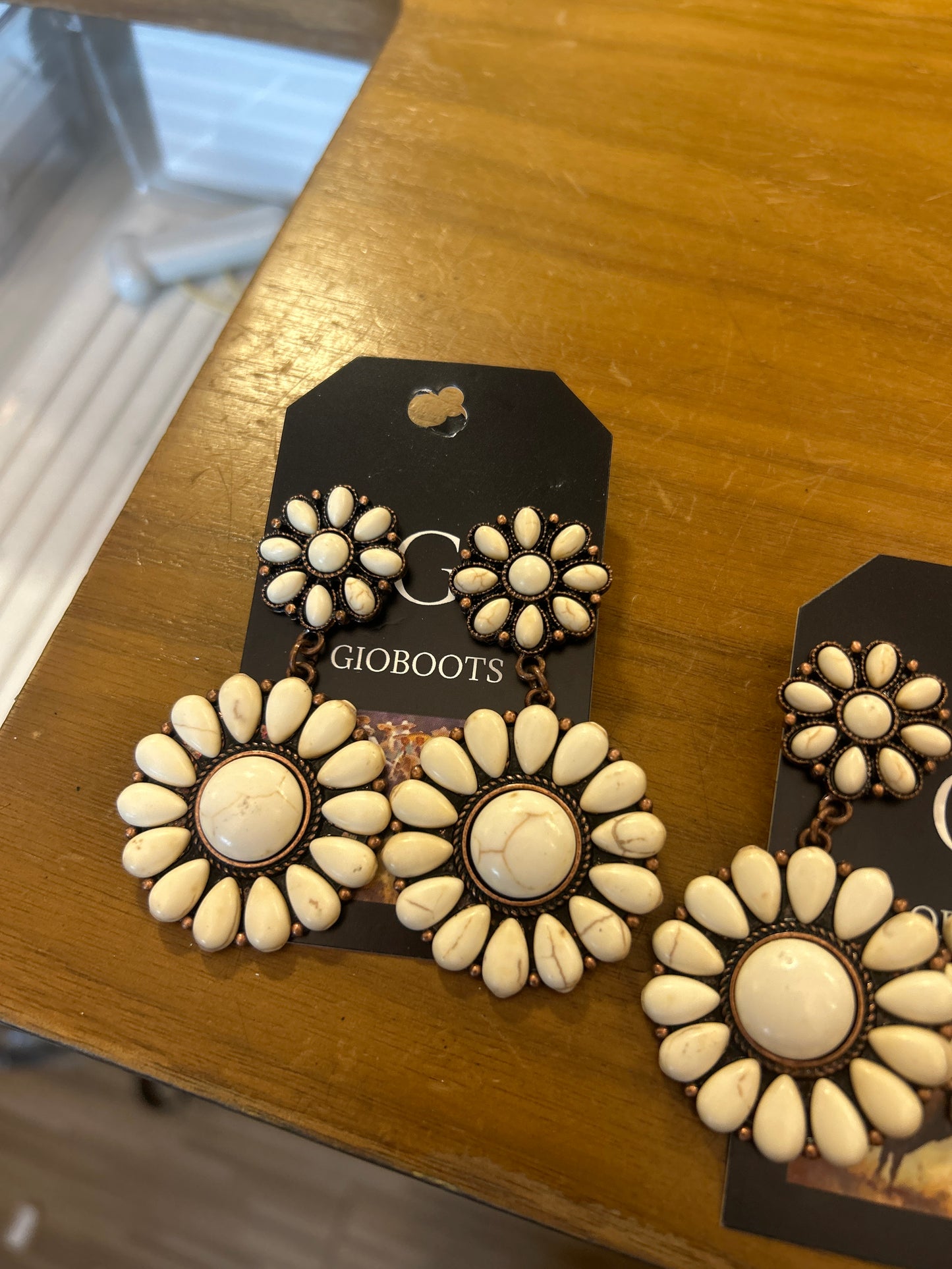 Western Earrings bronze/white