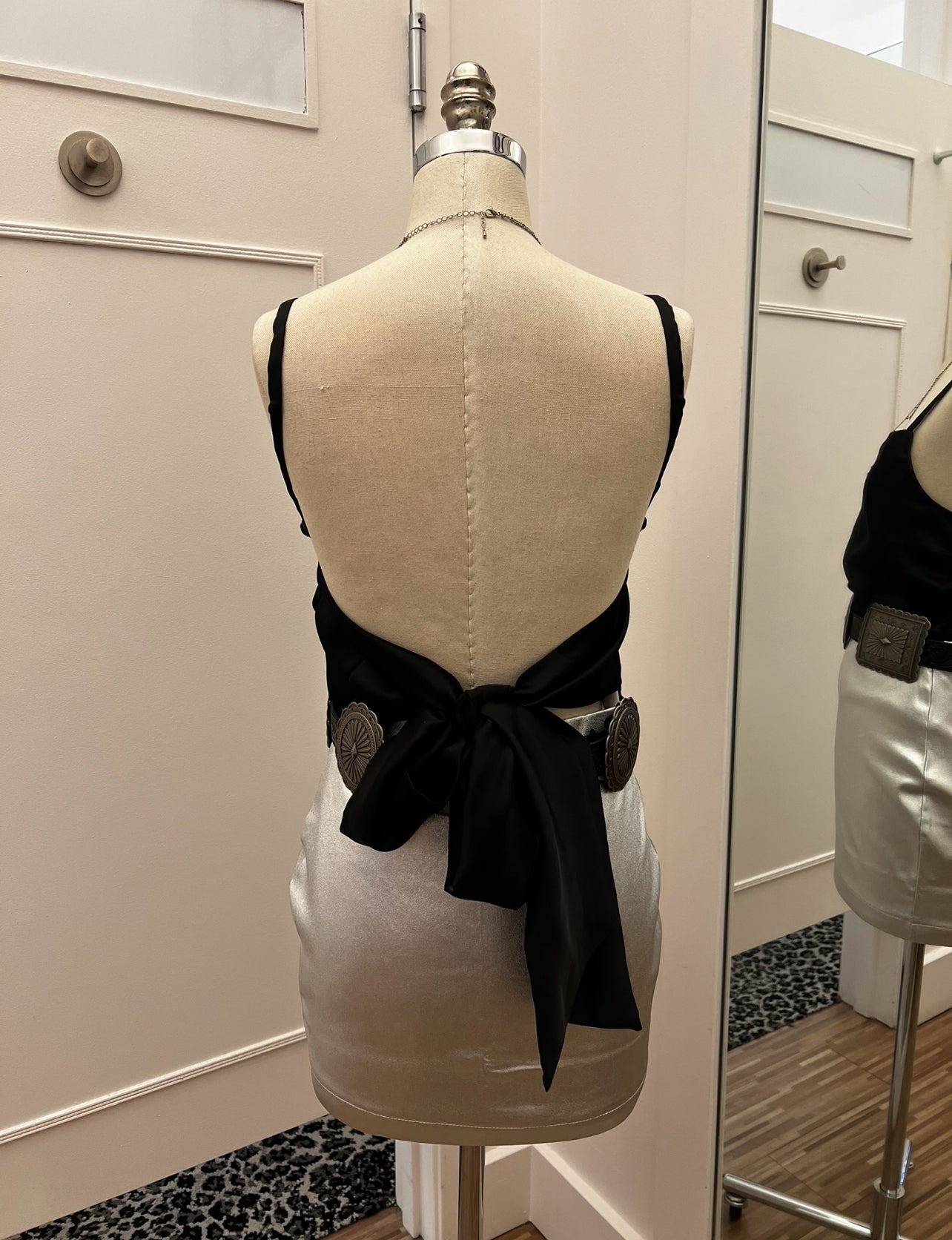 Black Back Bow Top (black)