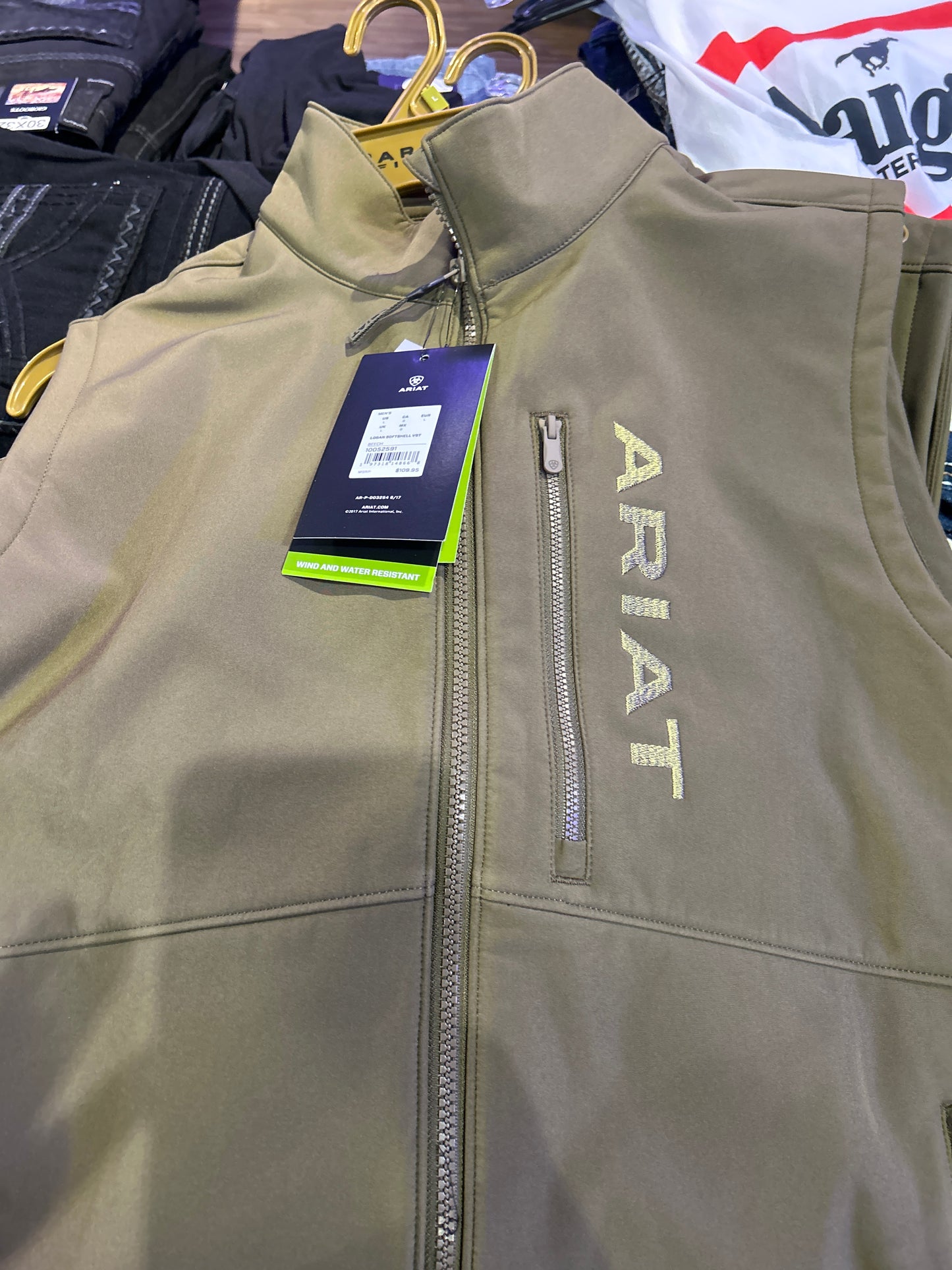 Ariat vest