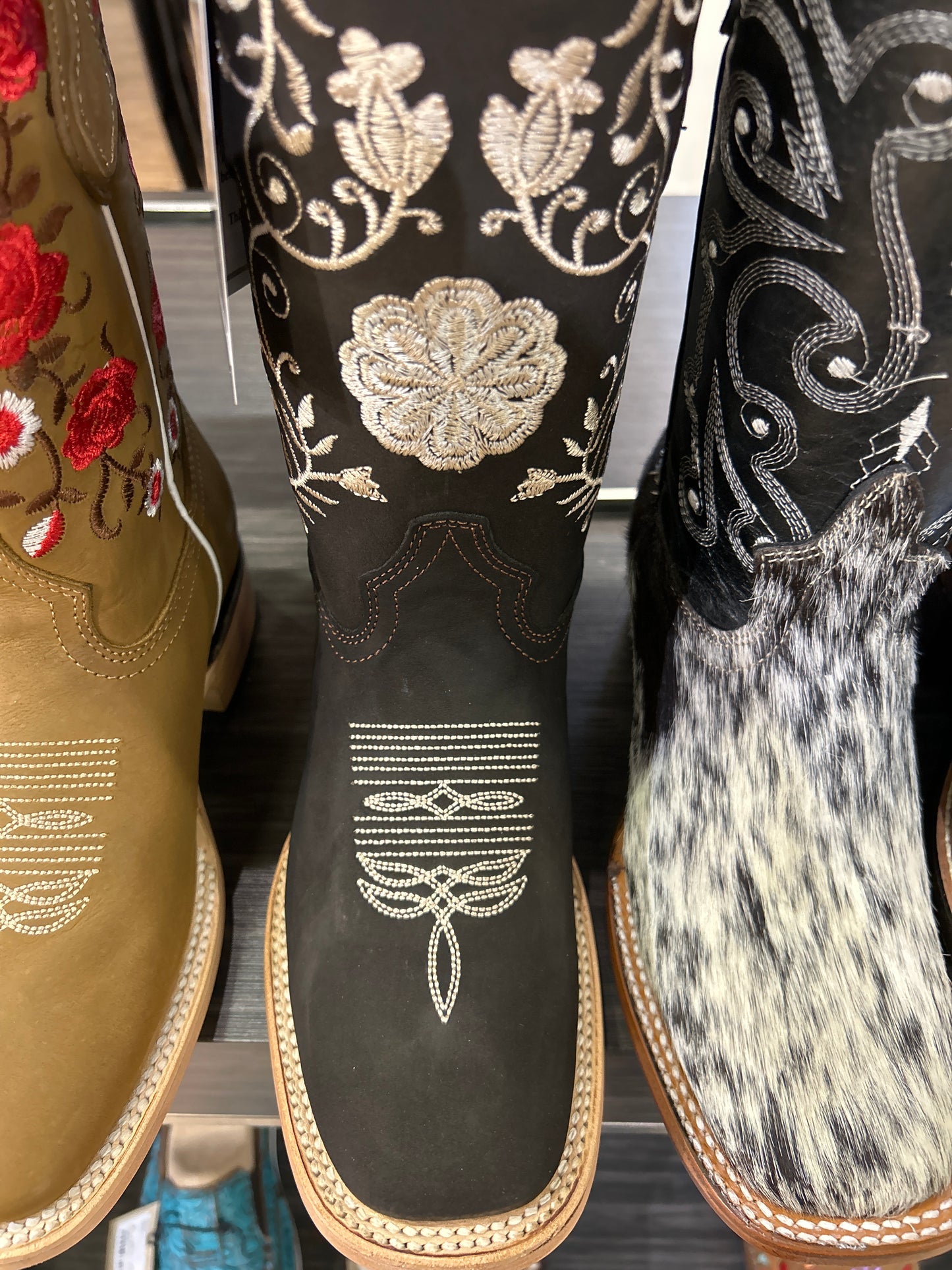 Botas Flores Chocolate