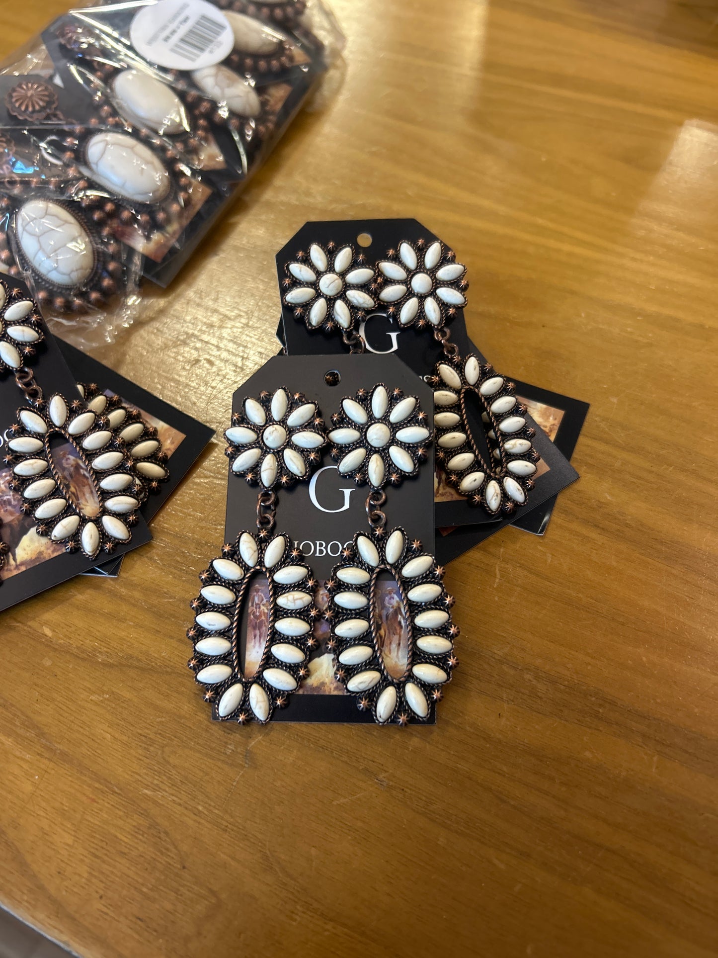 Western Earrings bronze/white long