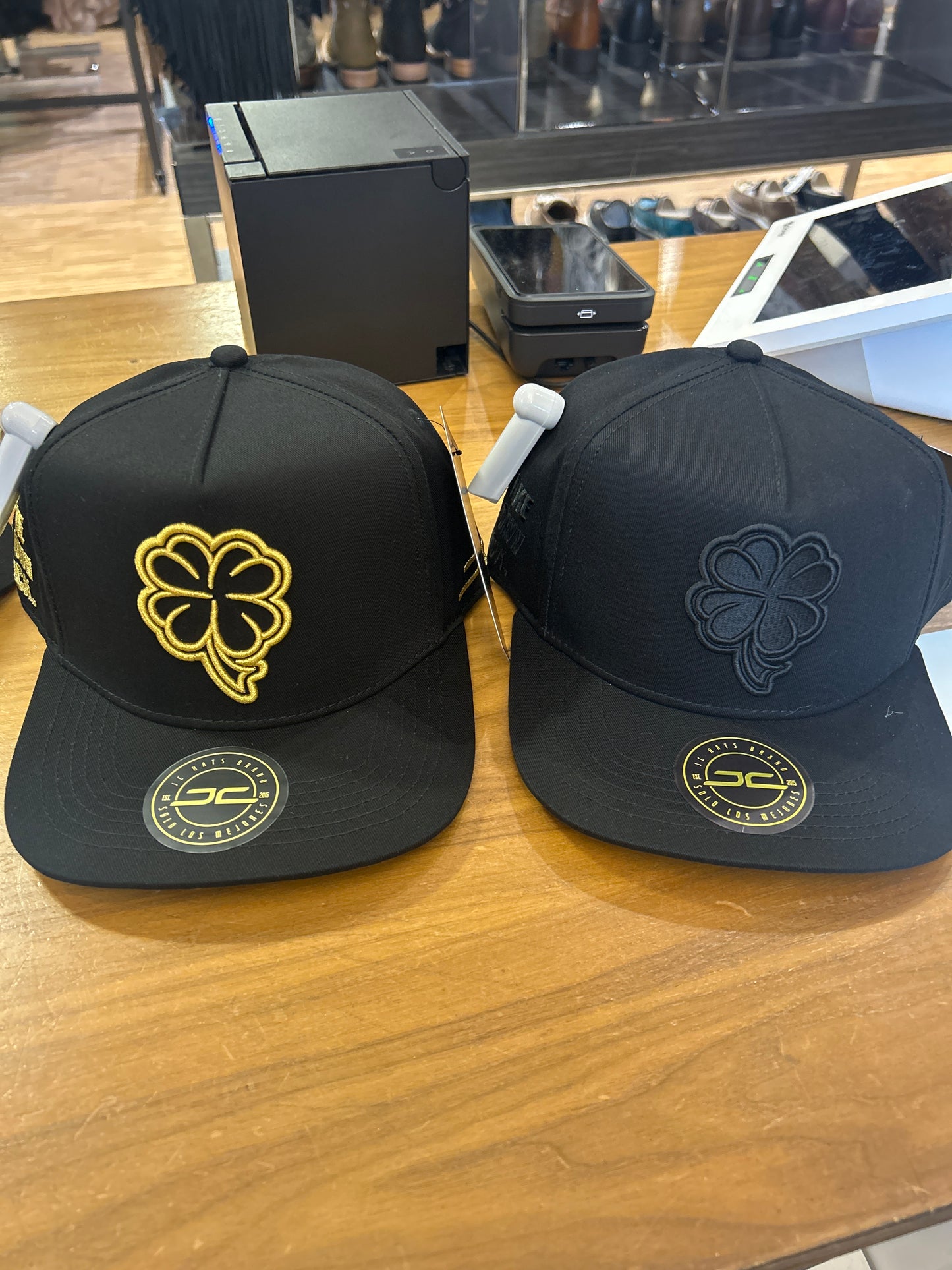 JC hat beautiful trébol