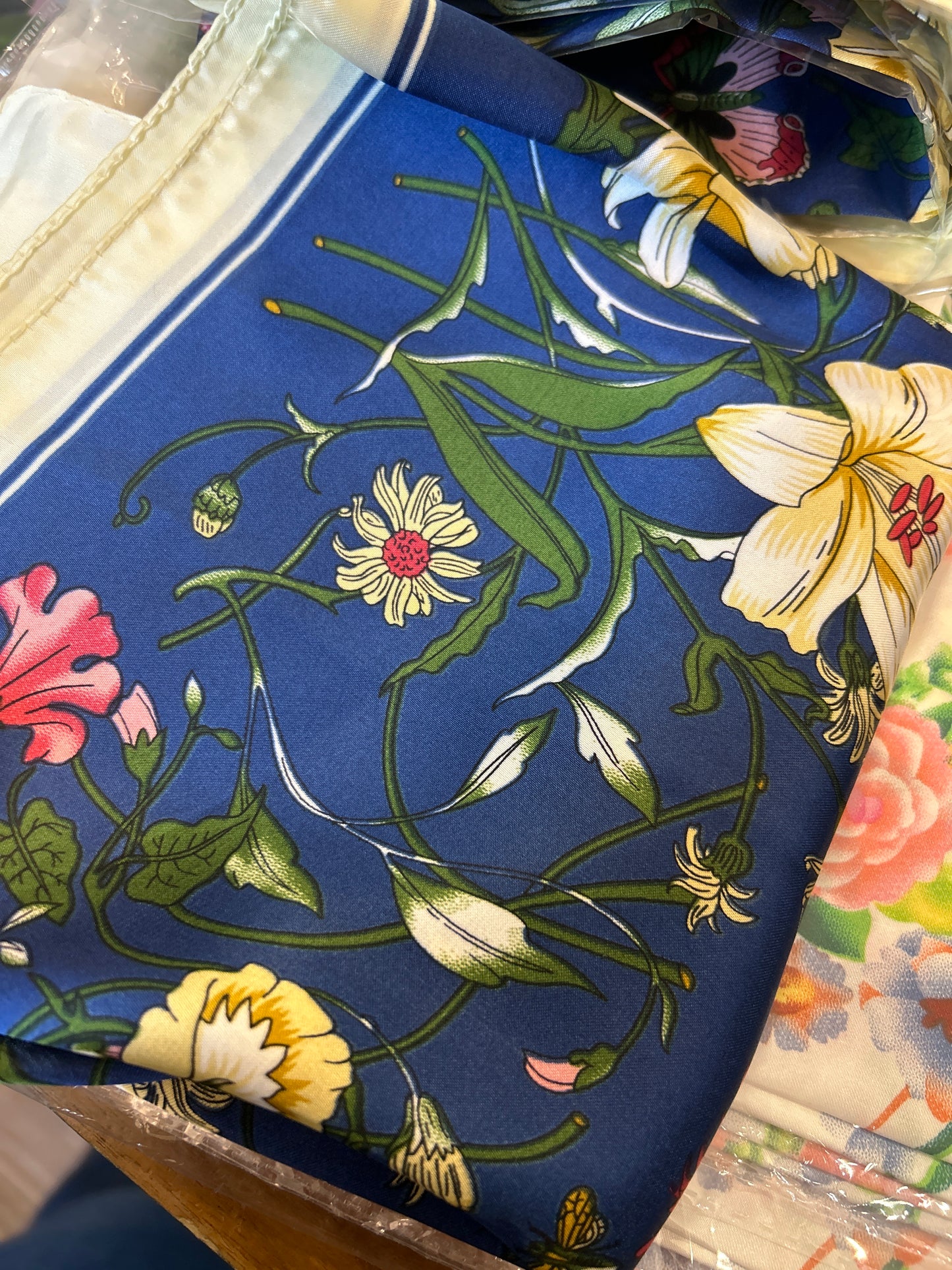 WilD rags dark flowers